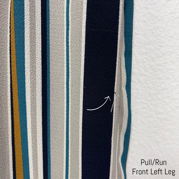 Monteau- Blue Gray Stripe Wide Leg Jumpsuit Size Large (Juniors). - Picture 10 of 12